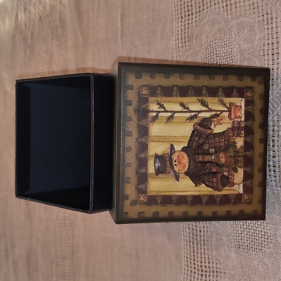 Snowman Decorative Box - Picture 7 of 12